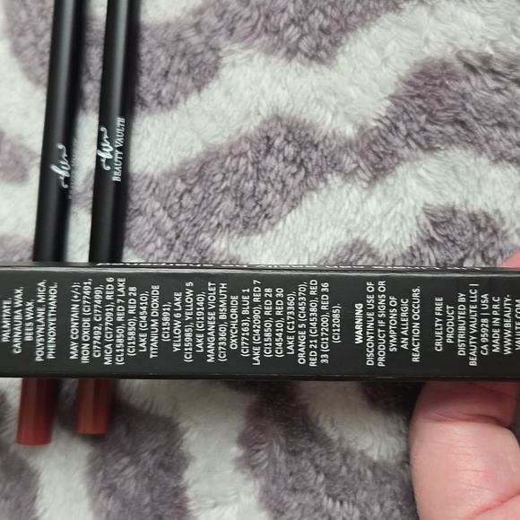 Lip Liner Set - NWOT - Picture 3 of 5